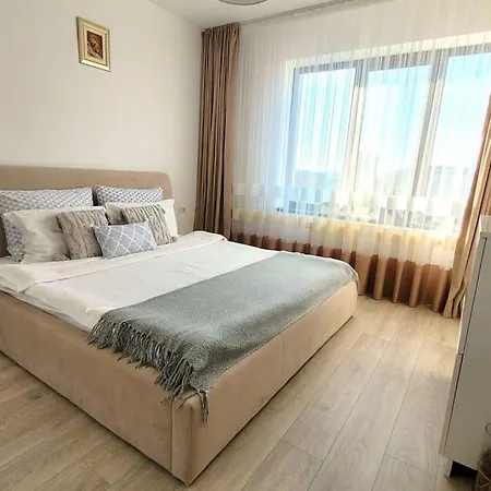 Explore From A Bright And Stylish Apt. Apartment Bucharest